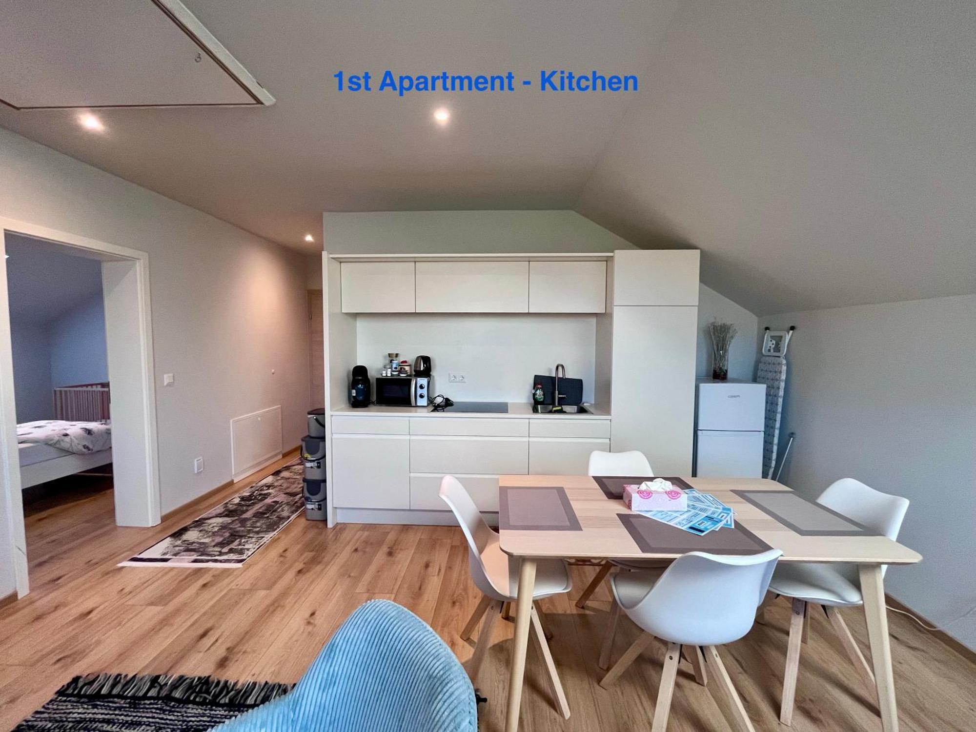 Cozy Apartment Near Vienna Airport 슈베하트 외부 사진